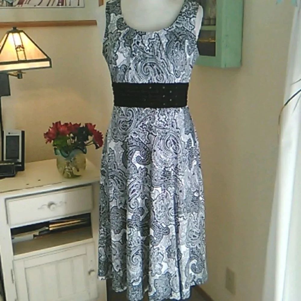 Perceptions New York Black and White Paisley Dress